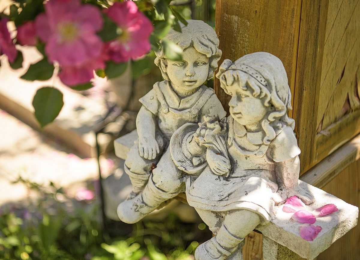 Figuren im Garten